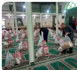 اهدای ۲ سری جهیزیه و توزیع ۱۶۳ بسته معیشتی کمک مومنانه بین نیازمندان در جلیل آباد