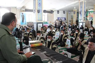 اقتدارملت ایران حول محور ولایت
