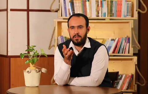 رسانه انقلابی باید پرچمدار روایت ایران پیشرفته در جنگ روایت‌ها باشد/  گفت‌وگوی محمدجواد کریمیان با سازمان حفظ آثار و نشر ارزش های دفاع مقدس