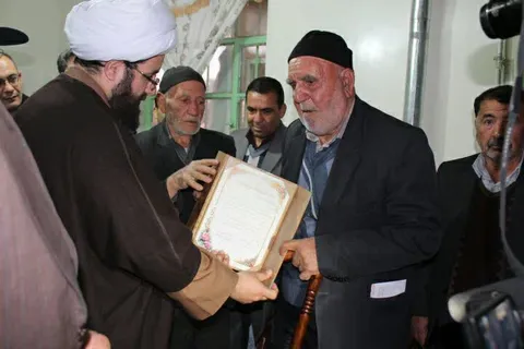 دیدار مسئولان فراهان با خانواده شهید علیرضا تلخابی