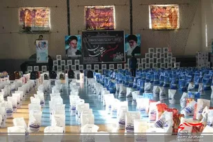 توزیع ۱۳۹۰ بسته کمک آموزشی لوازم التحریر برای خاناوده&zwnj;های کم بضاعت بروجرد