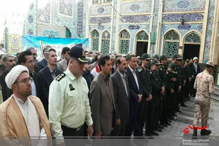 غبارروبی گلزار شهدای نهاوند به&zwnj;مناسبت هفته دفاع مقدس
