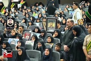 جلوه های ویژه ای از مراسم اربعین ۸۶ شهید والامقام استان لرستان در جنگ ۱۲ روزه+فیلم