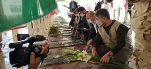 عطرافشانی مزارشهدا با شرکت گردان 108امام حسین(علیه السلام) انجام شد