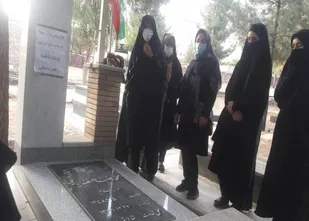 غبار روبی و عطر افشانی مزار شهدای والا مقام به مناسبت فتح خرمشهر