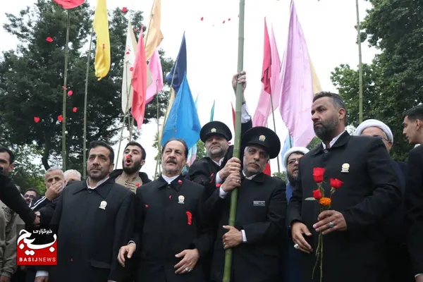 کاروان زیر سایه خورشید