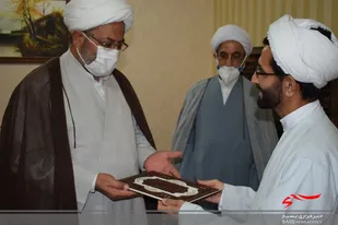 تجلیل مدیرکل تبلیغات اسلامی بوشهر از مبلّغ پیشکسوت استان