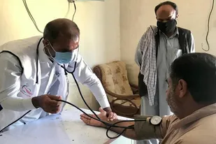 معاینه رایگان جهادگران سلامت