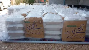 نیازمندان باوی بر سفره علوی نشستند