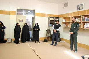 کارگاه دوخت رایگان چادر در مدرسه ضیایی رکن آباد دایر شد
