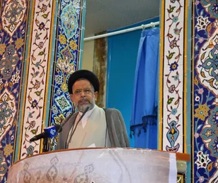 امام (ره) پرچم مبارزه را حساب شده بلند کردند/ هیچ کشوری جرات حمله نظامی به کشورمان را ندارد