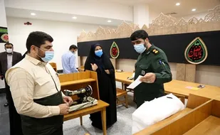 تولید روزانه ۲۰۰۰ ماسک توسط گروه جهادی کریمه اهل بیت (س)
