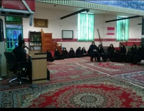 برگزاری نشست سیاسی در پایگاه مهدیه 14 عزیزآباد فراهان