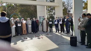 سکوت مسلمانان در برابر گستاخی فرانسه در توهین به پیامبر رحمت خیانت است