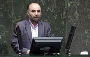 رئیس جمهور با صدور یک دستورالعمل،وزارتخانه ها را از خرید کالای خارجی منع کند