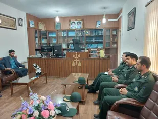 دیدار فرمانده ناحیه مقاومت بسیج سپاه شهرستان راور با ریاست دادگستری و دادستان شهرستان راور مناسبت هفته قوه قضائیه
