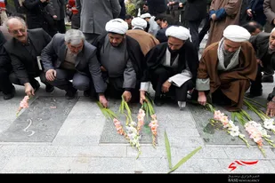 آئین غبارروبی گلزار شهدای نهاوند به&zwnj;مناسبت دهه فجر