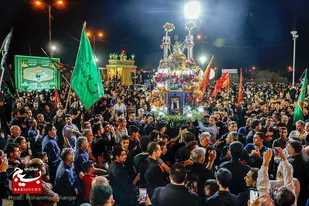 اهتزاز پرچم امام حسین (ع) در کهن شهر شوشتر