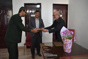 دیدار مدیر آموزش و پرورش و مسئول کانون بسیج فرهنگیان شاهرود با فرهنگی پیشکسوت+ تصاویر