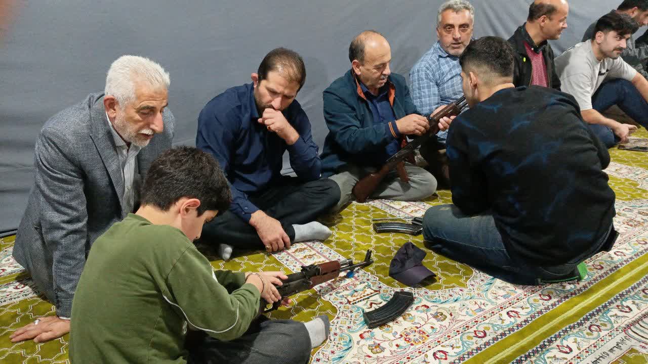 هر بسیجی آگاه، توطئه دشمن را خنثی می‌کند