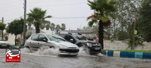 ساکنان منازل آب گرفته در آبادان اسکان اضطراری شدند