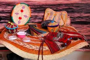 پیگیری مسائل و مشکلات مربوط به صنایع دستی بانوان شهر سرخه