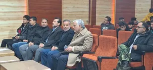 اردوی راهیان نور؛ تقویت هویت ملی و مذهبی جوانان/ بدرقه ۳۰۰ دانش&zwnj;آموز شازندی به اردوی راهیان نور