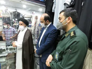 بازدید مسئولین شهرستانی و استانی سپاه سمنان از دو فروشگاه عرضه محصولات حجاب و عفاف