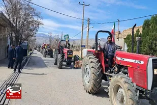 رژه با شکوه تراکتورداران و کشاورزان روستای شریف&zwnj;آباد در حمایت از مردم مظلوم غزه و لبنان