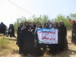 کوهپیمایی خواهران بسیجی شهر لالجین با هدف حفظ آمادگی بسیجیان
