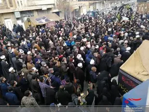 تصاویر تشییع و تدفین یک لاله بی نشان در بوستان امام حسن (ع) قم (۱)