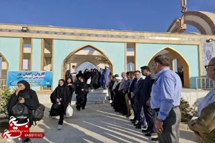 اعزام ۹۰ نفر دانش آموز دختر شهر کاکی وبادوله شهرستان دشتی به مناطق عملیاتی جنوب