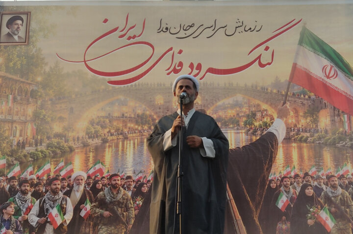 حضور مردم توطئه دشمن برای ایجاد گسست میان ملت و نظام را ناکام گذاشت حضور مردم توطئه دشمن برای ایجاد گسست میان ملت و نظام را ناکام گذاشت