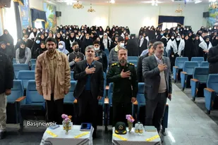 یادواره شهدای دانش آموز در مدرسه شهدای غواص خمینی شهر