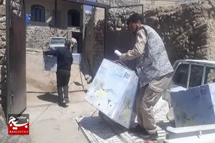 تامین و توزیع ۳۰۰ کولر بین نیازمندان روستاهای محروم آذربایحان شرقی