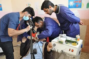 بیش از 3 هزار بیمار توسط پزشکان متخصص بومی دندان پزشک در گراغه زاهدان درمان شدند