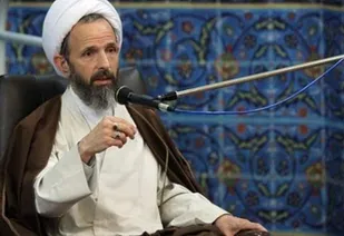 خط علامه مصباح و سردار سلیمانی زنده است/ وحشت دشمن از کسی که خط مستقیم ولایت را می پیماید