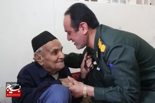 دیدار فرمانده سپاه امام رضا با خانواده شهید و جانباز در خورموج