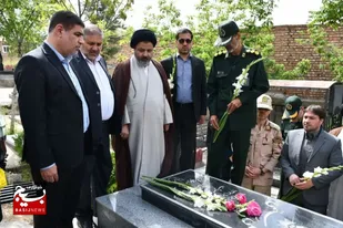 غبارروبی مزار شهدای ماکو به مناسبت سالروز آزادسازی خرمشهر