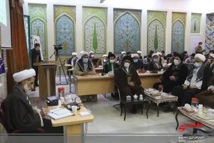 روحانیت درهمه ی عرصه های انقلاب حضوری اثر گذار دارند