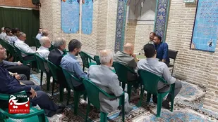 هم اندیشی در آستانه هفته دفاع مقدس در مسجد جامع شهرکرد