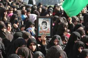 پیکر مطهر دو شهید گمنام در شهر مهاجران تشییع و خاکسپاری شد