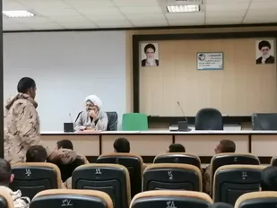 دیدار صمیمی سربازان سپاه استان با حجت الاسلام والمسلمین نوروزی