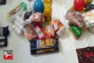 تهیه و توزیع بسته&zwnj;های معیشتی به همت گروه جهادی حدیث و رهروان زینب همدان