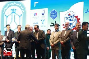 اعطای نشان اقتصاد مقاومتی به ۱۲ واحد تولیدی برتر