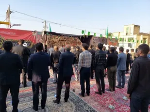 حضور رزمندگان گردان در مراسم زیارت عاشورا و مرثیه خوانی هیات رزمندگان اسلام