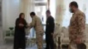 خانواده&zwnj; شهدا در پاسداری از انقلاب پیشگام هستند